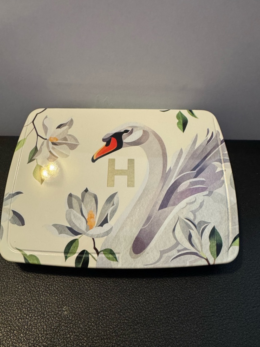 Hourglass Ambient Light Swan Palette